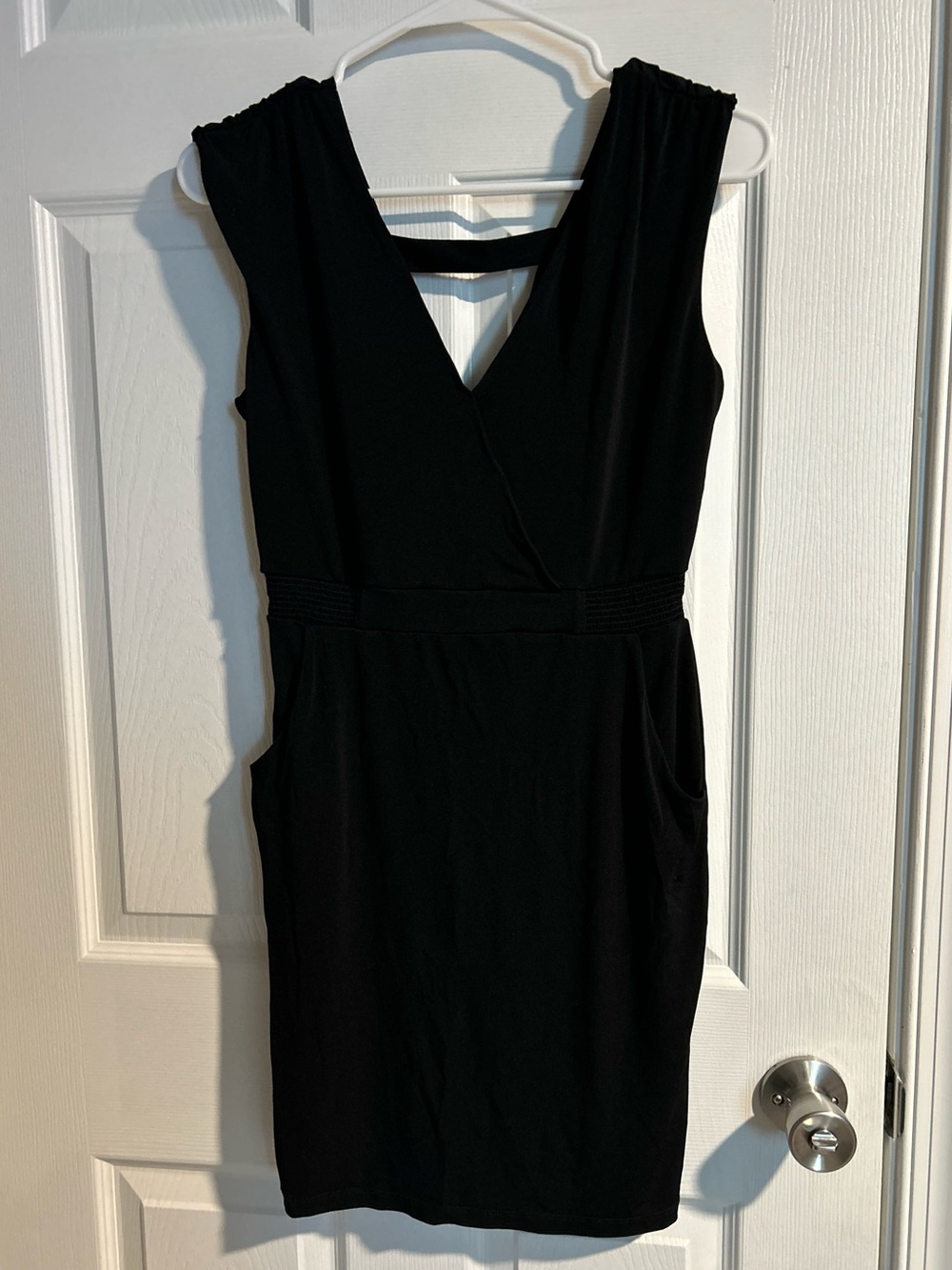 Black Sleeveless V-Neck Midi Dress with Pockets